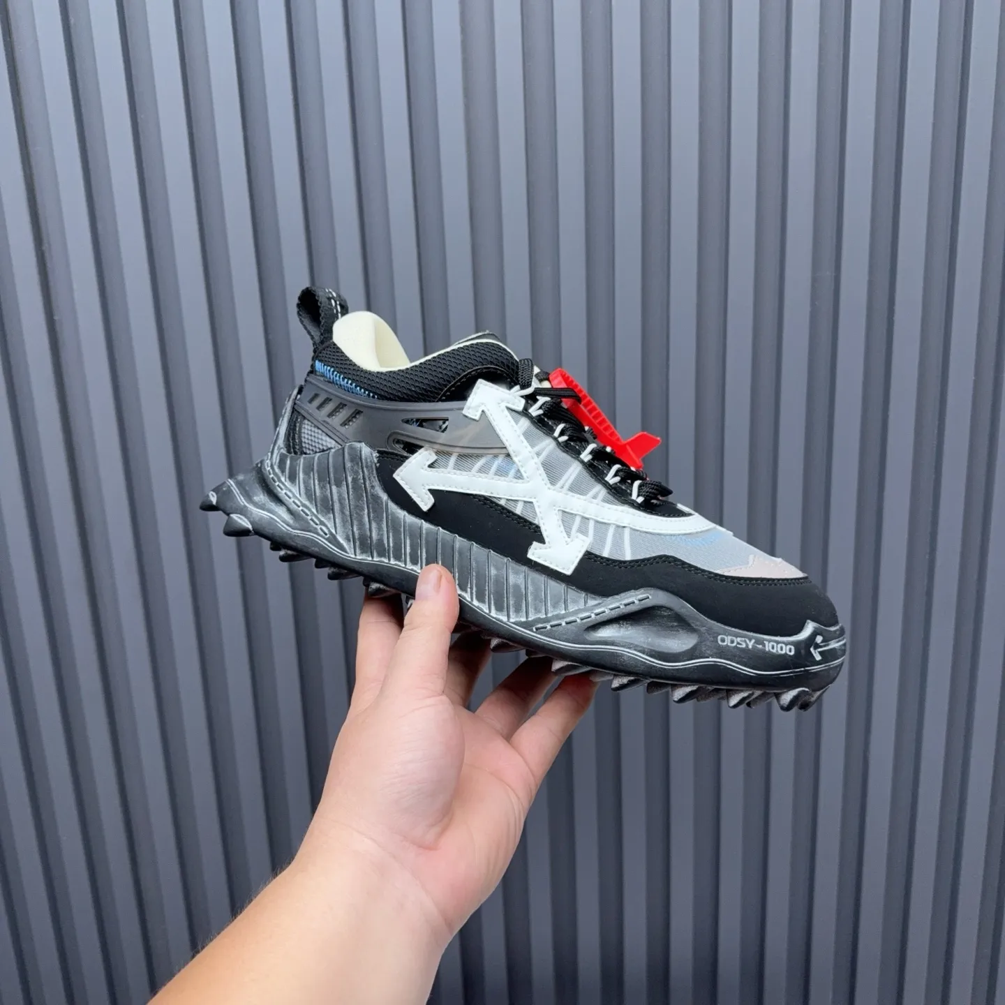 【OFF WHITE】P: 680💰Couple model, Size: Female 35-40; Male 39-44 (customized at 45.46) 2025SS trendy brand OFF WHITE classic popular model, combined outsole, official website original 1:1 developed top-level copy, ️Selected imported high-mercerized matte cowhide splicing breathable mesh ✔️Breathable lining, breathable and comfortable, simple and personalized design, official website rubber outsole.